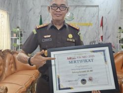Jaksa Bersahaja, Kejari Pasaman Sobeng Suradal, SH. MH, Terima ADHYAKSA AWARD