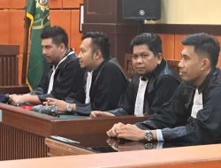 Terdakwa Kasus Dugaan Korupsi KUR Jalani Sidang Perdana di Pengadilan Tipikor Padang, PH Ajukan Eksepsi