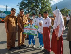 Bukti Kepedulian: Pemkab Pasaman Ringankan Beban Rakyat Lewat Proggul Seragam Gratis