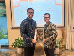 Batik Equator Pasaman Dibawa ke Polandia, Anggit Kurniawan Nasution Silaturahmi ke KBRI Warsawa