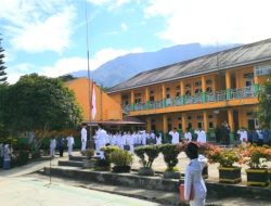 SMAN 1 Lubuk Sikaping Gelar Upacara HUT ke-80 RI, Mardanis Darasan: Tekankan Pentingnya Persatuan dan Semangat Mengisi Kemerdekaan