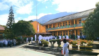 SMAN 1 Lubuk Sikaping Gelar Upacara HUT ke-80 RI, Mardanis Darasan: Tekankan Pentingnya Persatuan dan Semangat Mengisi Kemerdekaan