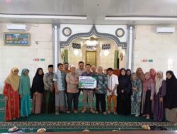 Pegadaian Cabang Ulak Karang Salurkan Bantuan untuk Pembangunan Masjid Al-Maghfirah