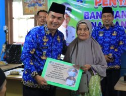Hadiri Penyaluran BLT Triwulan III Nagari Simpang, Wabup Pasaman Parulian Ajak Warga Gunakan Bantuan untuk Kebutuhan Pokok