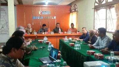 Bawaslu Pasaman Gelar Rapat Pembinaan SDM Pengawas dan Kesekretariatan