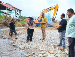 HUT ke-80 Pasaman: Kajari Sobeng Suradal Ikut Gotong Royong Normalisasi Sungai Batang Pakau