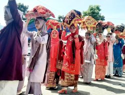 Ratusan Bundo Kanduang Semarakkan HUT ke-80 Pasaman dengan Parade Budaya dan Makan Bajamba