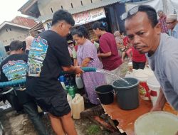 Tirta Saiyo Pasaman Gerak Cepat Salurkan Air Bersih untuk Warga Terdampak Banjir di Lungguak Batu