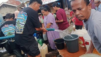 Tirta Saiyo Pasaman Gerak Cepat Salurkan Air Bersih untuk Warga Terdampak Banjir di Lungguak Batu