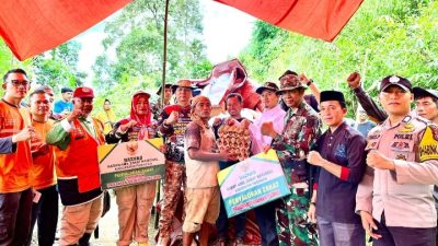 Sekda Pasaman Turun Langsung Tinjau Lokasi Banjir, Salurkan Bantuan untuk Warga Terdampak