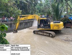 Donizar Bergerak Cepat, 300 KK di Kampung Bombay Terhindar dari Ancaman Banjir Besar