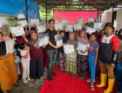PSI Salurkan Mukena untuk Pengungsi Banjir Padang, Fokus Penuhi Kebutuhan Ibadah Ibu-Ibu