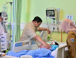 Prabowo Subianto Jenguk Siswa dan Guru SDN Kalibaru, Pastikan Perawatan Optimal