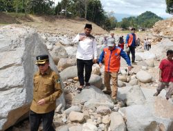 Alumni IPB Salurkan Bantuan Air Bersih untuk Ratusan Warga di Salareh Aia