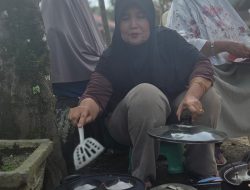 Aroma Apam dari Lereng Bukit Tinggam: Tradisi Turun Temurun Menyambut Ramadan dengan Kebersamaan dan Maaf