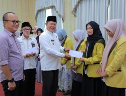 Bupati Welly Suhery Tegaskan Tak Boleh Ada Anak Pasaman Putus Sekolah, 426 Mahasiswa Terima Bantuan Pasaman Cerdas