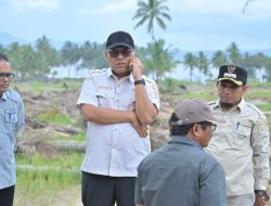 Tinjau Daerah Terdampak Bencana di Kabupaten Solok, Normalisasi Sungai dan Penyerahan Bantuan Menjadi Fokus Sekdaprov Sumbar    