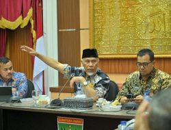 Gubernur Sumbar Pimpin Rapat Koordinasi Penanganan Krisis Air Bersih di Kota Padang   