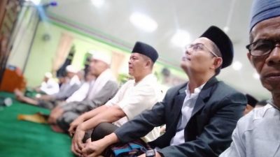 Bupati Welly Suhery Salat Tarawih Perdana Ramadan 1447 H Bersama Masyarakat di PIC Pasaman