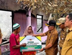 Bupati Pasaman Serahkan Bantuan Langsung untuk Korban Kebakaran di Panti dan Duo Koto