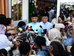 Presiden Prabowo Subianto menggelar open house Idulfitri 1447 H di Istana Kepresidenan Jakarta khusus untuk masyarakat umum. Sekitar 5.000 warga diperkirakan hadir.