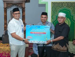 Safari Ramadan di Pasaman Barat, Gubernur Mahyeldi Salurkan Bantuan dan Tampung Aspirasi Warga