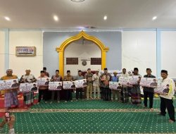 Safari Ramadan di Pessel, Muchlis Yusuf Abit Salurkan Bantuan Rp460 Juta untuk 8 Masjid dan 3 Musala