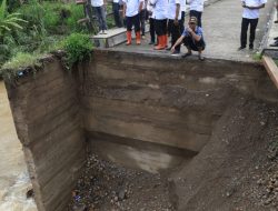 Tinjau Lokasi Banjir; Bupati Welly Instruksikan Penanganan Cepat, Jalan Darurat Dibangun, Pencarian Korban Dilanjutkan