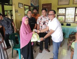 Donizar Salurkan Bantuan untuk Korban Banjir Bandang di Simpang Alahan Mati