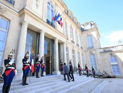 Prabowo Bertemu Macron di Paris, Bahas Kerja Sama Strategis dan Isu Global