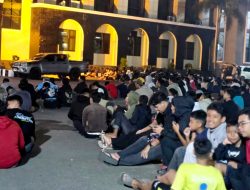 Nobar Final Liga Champions Diserbu Ribuan Warga, Bupati Welly: Ruang Kreatif yang Menggerakkan UMKM