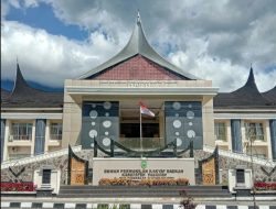 PARIPURNA DPRD PASAMAN MOLOR BERJAM-JAM, Kuorum Tak Tercapai, Rapat Pertanggungjawaban APBD 2025 Tertunda