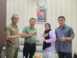 Wakil Ketua DPRD Sumbar Evi Yandri Rajo Budiman Lepas Wasit INKADO Sumbar Ikuti Ujian Wasit/Juri AKF ke Bangladesh