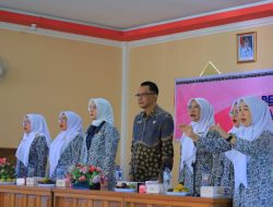 Ketua TP PKK sekaligus Majelis Pertimbangan IBI Kabupaten Pasaman Ny. Lusi Welly Suhery Bersama Plt Kadis Kesehatan Perkuat Sinergi Pelayanan Kesehatan pada Pertemuan Triwulan IBI