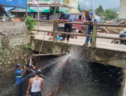 Perumda Tirta Saiyo Bergerak Cepat Perbaiki Pipa Air Bersih Terdampak Luapan Batang Paninggalan