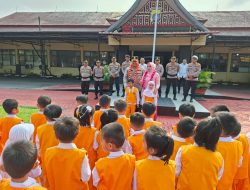 Kapolres Pasaman Tanamkan Edukasi Sejak Dini, Sambut Hangat Kunjungan Anak-Anak TK Kemala Bhayangkari 08