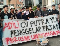 Sekitar 50 Massa Aksi Desak Kejati Sumbar Jelaskan Perkembangan Laporan CV Putra YLM