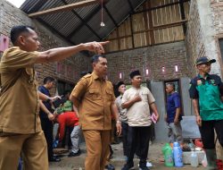 Bentuk Kepedulian, Wabup Pasaman Tinjau Rumah Warga Rusak Diterjang Angin Kencang di Nagari Simpang