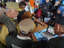 Tinjau Langsung Banjir Bandang Solok, Mahyeldi Fokuskan Penanganan pada Keselamatan Warga dan Percepatan Pemulihan