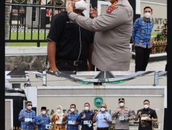 Peduli Kesehatan Masyarakat, Kapolres Pasaman Bersama Forkopimda Bagikan 2.500 Masker di Lubuk Sikaping
