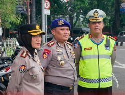 Kabid Humas Polda Sumbar Turun ke Jalan, Bantu Atur Lalu Lintas Pagi di Padang