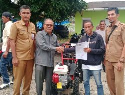 Muzli M. Nur Salurkan Bantuan Alsintan untuk Kelompok Tani di Pasaman