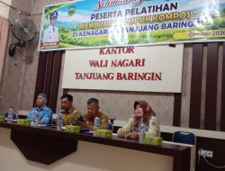 Nagari Tanjung Beringin Latih Masyarakat Olah Limbah Organik Jadi Pupuk Kompos